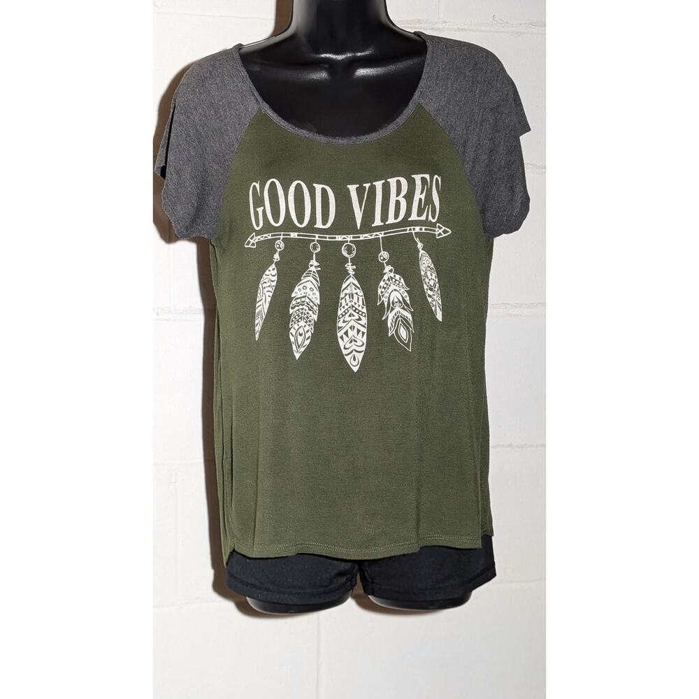 Rue21 Good Vibes Feather Graphic T Shirt Olive Boho Short Sleeve Tee Top Medium